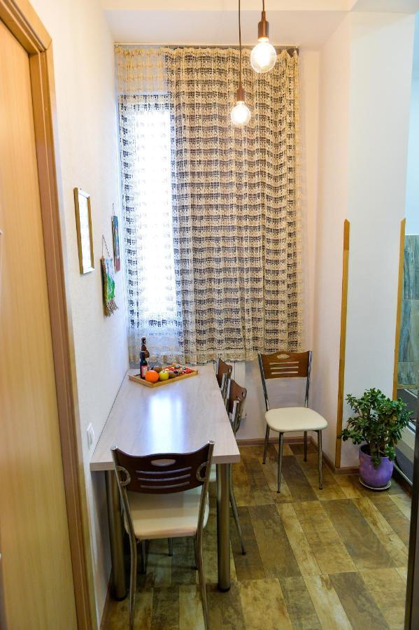 Apartment On Rustaveli Avenue Kutaisi Exterior photo