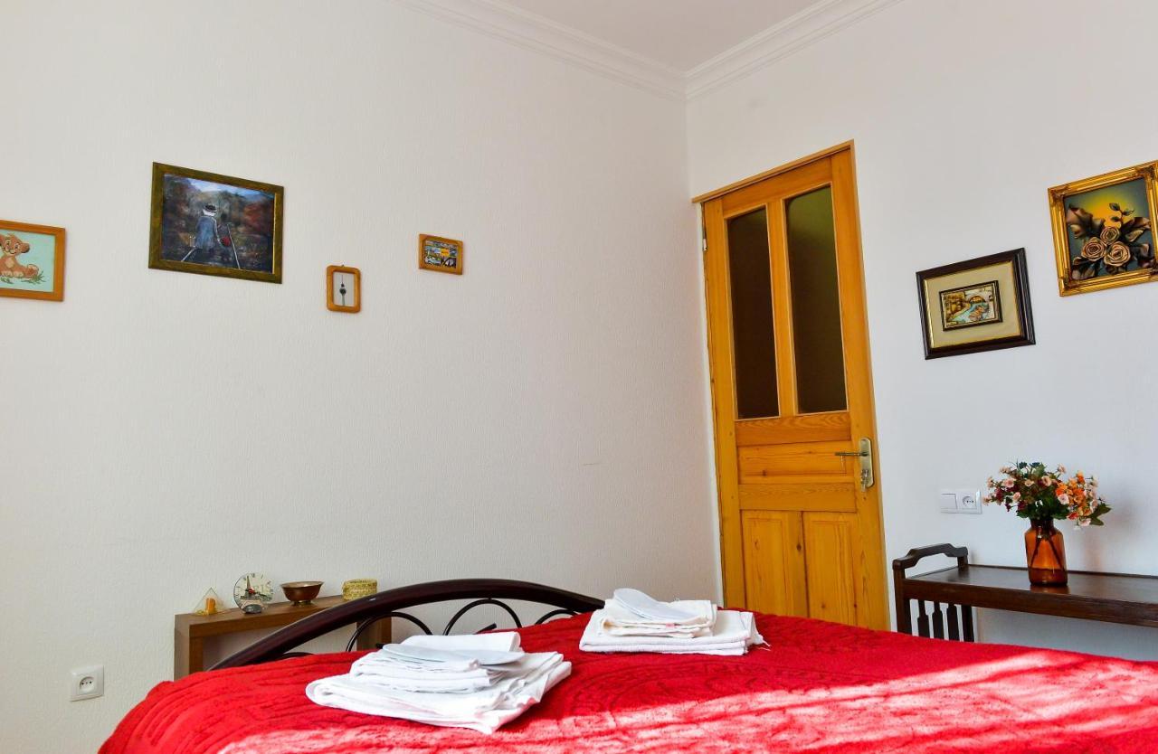 Apartment On Rustaveli Avenue Kutaisi Exterior photo