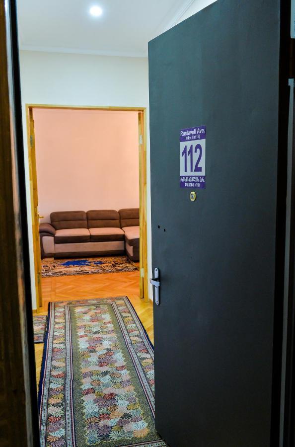 Apartment On Rustaveli Avenue Kutaisi Exterior photo